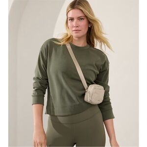 Athleta Seasoft Crewneck in Aspen Olive Green Size Large
